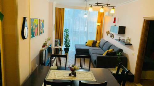 Central Comfy Apartment