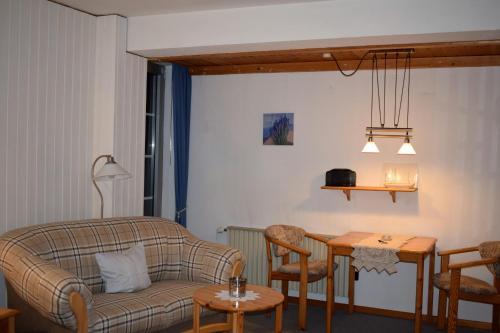 Hostal G�stehaus - Haus Am Schultal