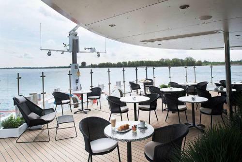 Baxter Hoare Hotel Ship II D�sseldorf