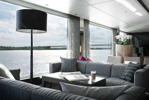 Baxter Hoare Hotel Ship II D�sseldorf