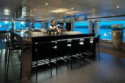 Baxter Hoare Hotel Ship II D�sseldorf