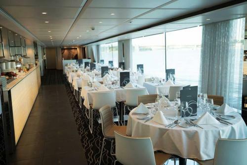 Baxter Hoare Hotel Ship II D�sseldorf