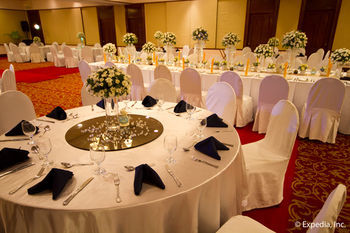 Hotel Waterfront Airport  Mactan