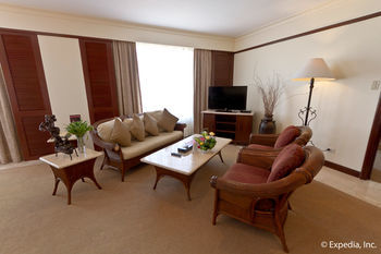Hotel Waterfront Airport  Mactan
