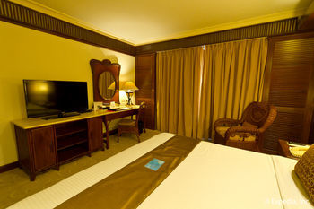 Hotel Waterfront Airport  Mactan