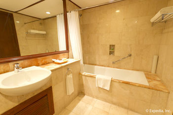 Hotel Waterfront Airport  Mactan