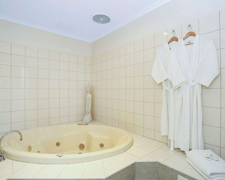 Hotel Quality Inn & Suites The Menzies
