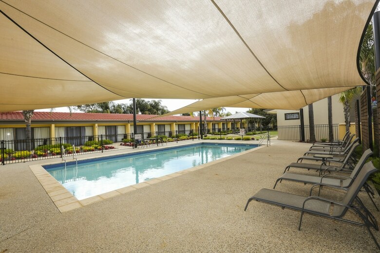 Hotel Comfort Inn Deakin Palms