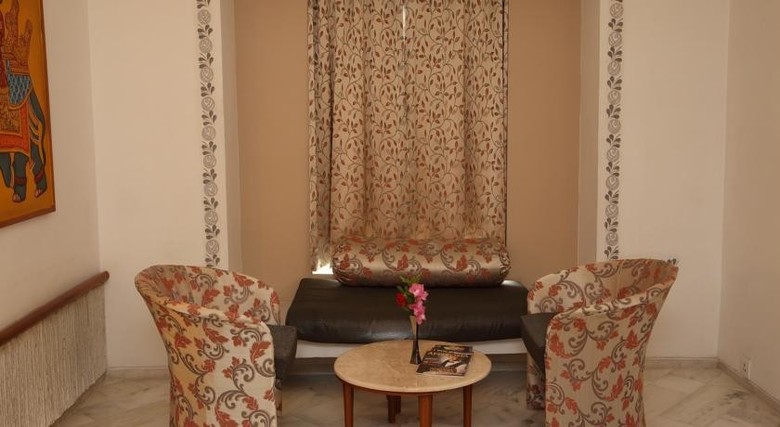 Hotel Paras Mahal