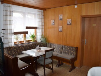 Hostal Pension Caf� Papke