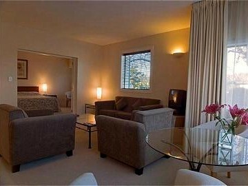 Hotel George (ejc. Premium)