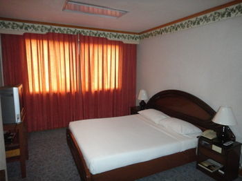 Hotel Holiday Plaza