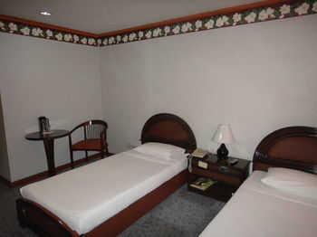 Hotel Holiday Plaza