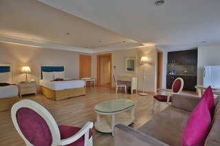 Hotel Crown Regency  Y Torre-suite Corner