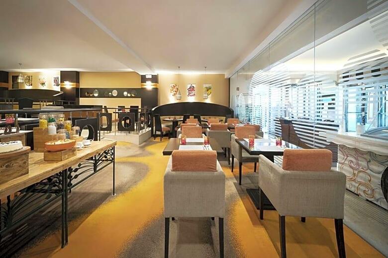 Traders Hotel Manila