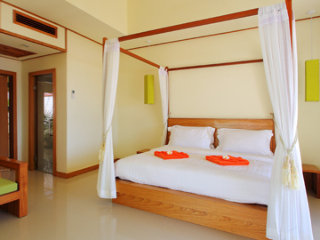 Hotel Nantra De Deluxe