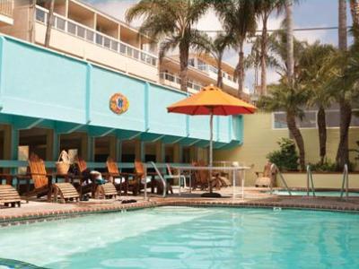 Pacific Edge Hotel
