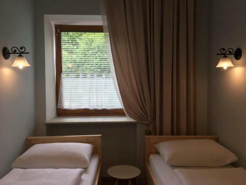 Hostal Helenental Pension & Apartments