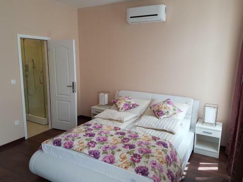 Hostal Promenade Inn