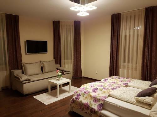 Hostal Promenade Inn
