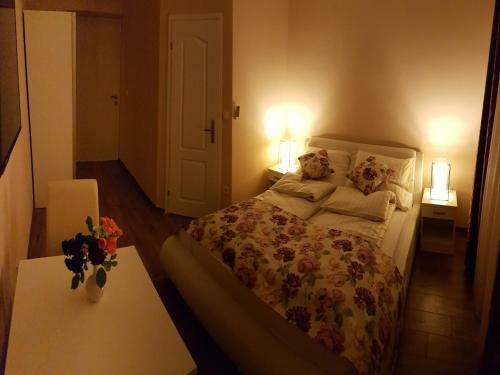 Hostal Promenade Inn