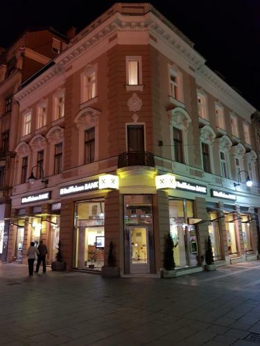 Hostal Promenade Inn