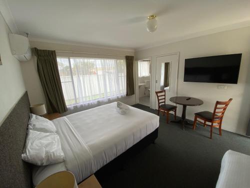Hanging Rock Family Motel