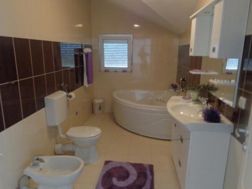 Hostal Apartman Romansa ?itluk Sa 4 Spava?e Sobe