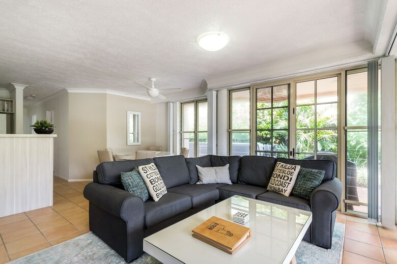 Apartamentos Sea Breeze On Main Beach
