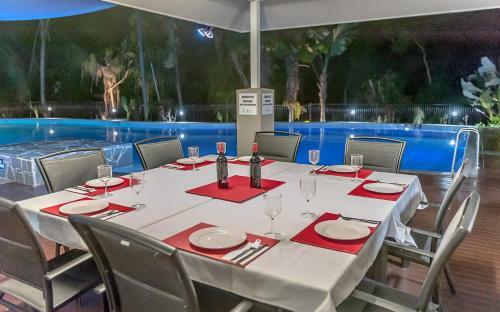 Aparthotel Oasis At Palm Cove