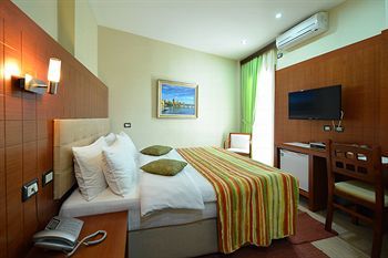 City Hotel Tirana