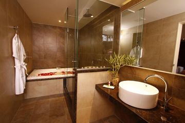 Reina Isabel Hotel