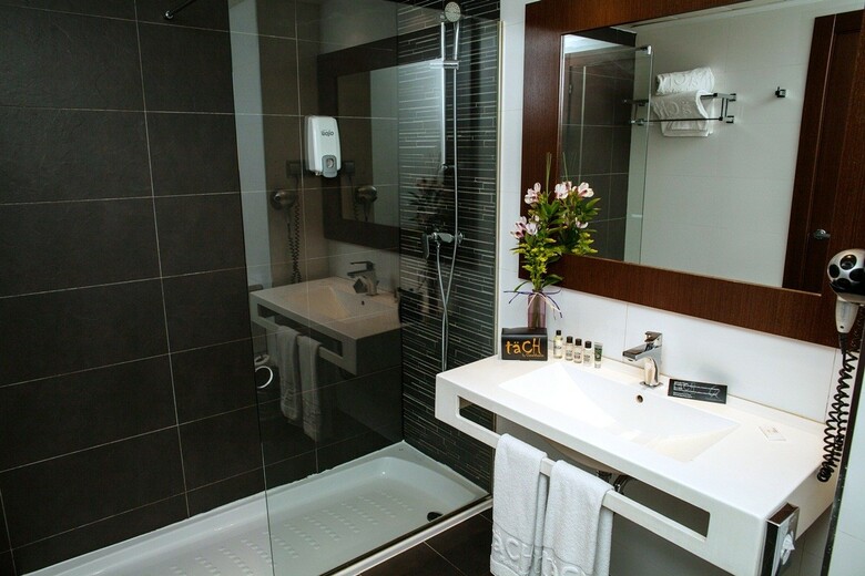 Hotel Tach Madrid Airport