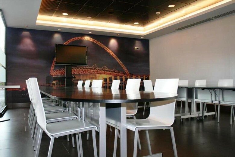 Hotel Tach Madrid Airport