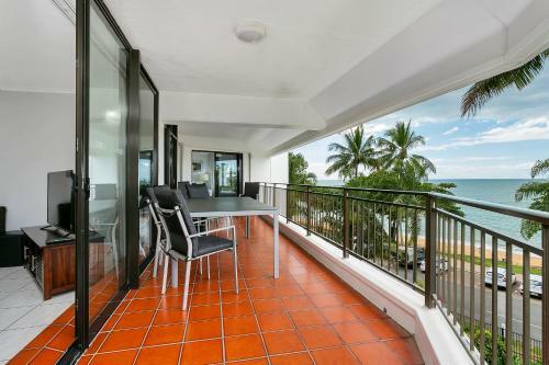 Aparthotel Roydon Beachfront Apartments