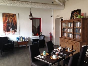 Hotel C�t� Patio