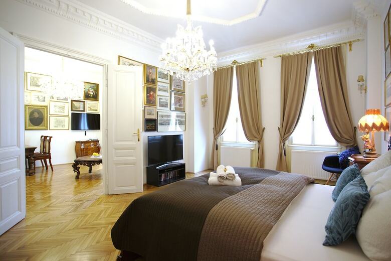 7th Heaven Vienna Center Apartments
