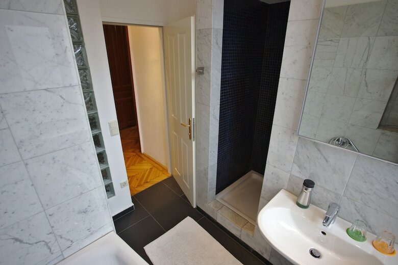 7th Heaven Vienna Center Apartments