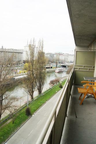 Amici Apartments Urania