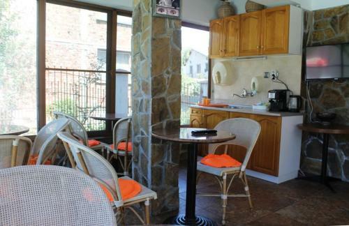 Hostal Ilona House