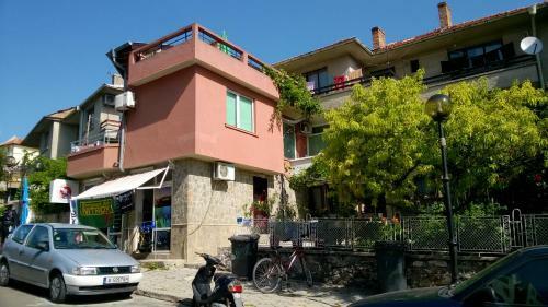 Hostal Summer Sz Guest House