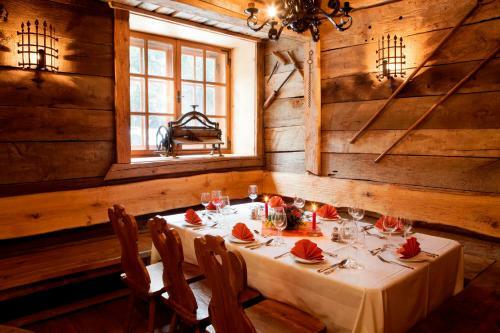 Euro Youth Hotel & Krone