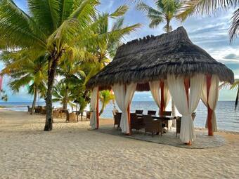 Hotel Coco Grove Beach Resort, Siquijor Island