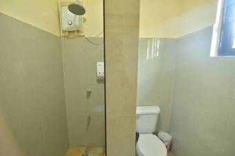 Posada Roz And Angelique's Inn & Suites