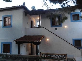 Captain George's Apartments