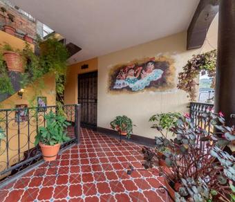 Hostal Lar Antiqua Hotel