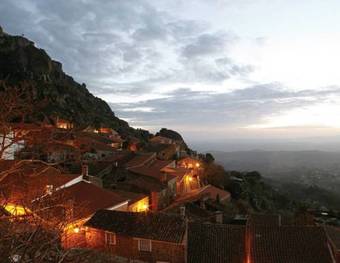 Monsanto Geohotel Escola