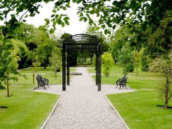 Hotel Macdonald Houstoun House