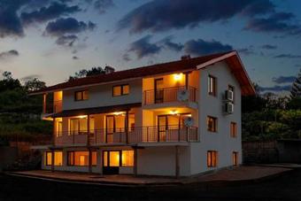 Hostal Koshov Guest House