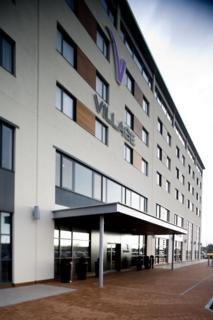 Hotel Village Swansea